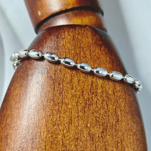 Lataa kuva Galleria-katseluun, Oliivi rannekoru  18,5cm / 4mm, hopea, second hand
