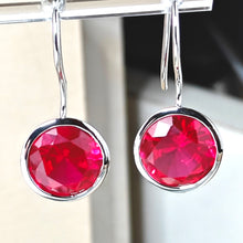 Lataa kuva Galleria-katseluun, SAC korvakorut punaisilla 10mm zirkoneilla, hopea
