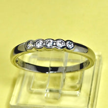 Load image into Gallery viewer, Classic silver hopeasormus zirkoneilla
