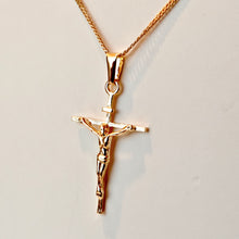 Lataa kuva Galleria-katseluun, 14k kultaristi krusifiksi 15x23mm, second hand
