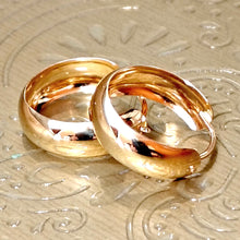 Load image into Gallery viewer, Kultaiset korvarenkaat 12x4mm, second hand
